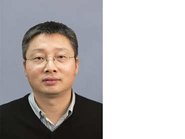 Jiang Xiuping, especialista en aplicación.